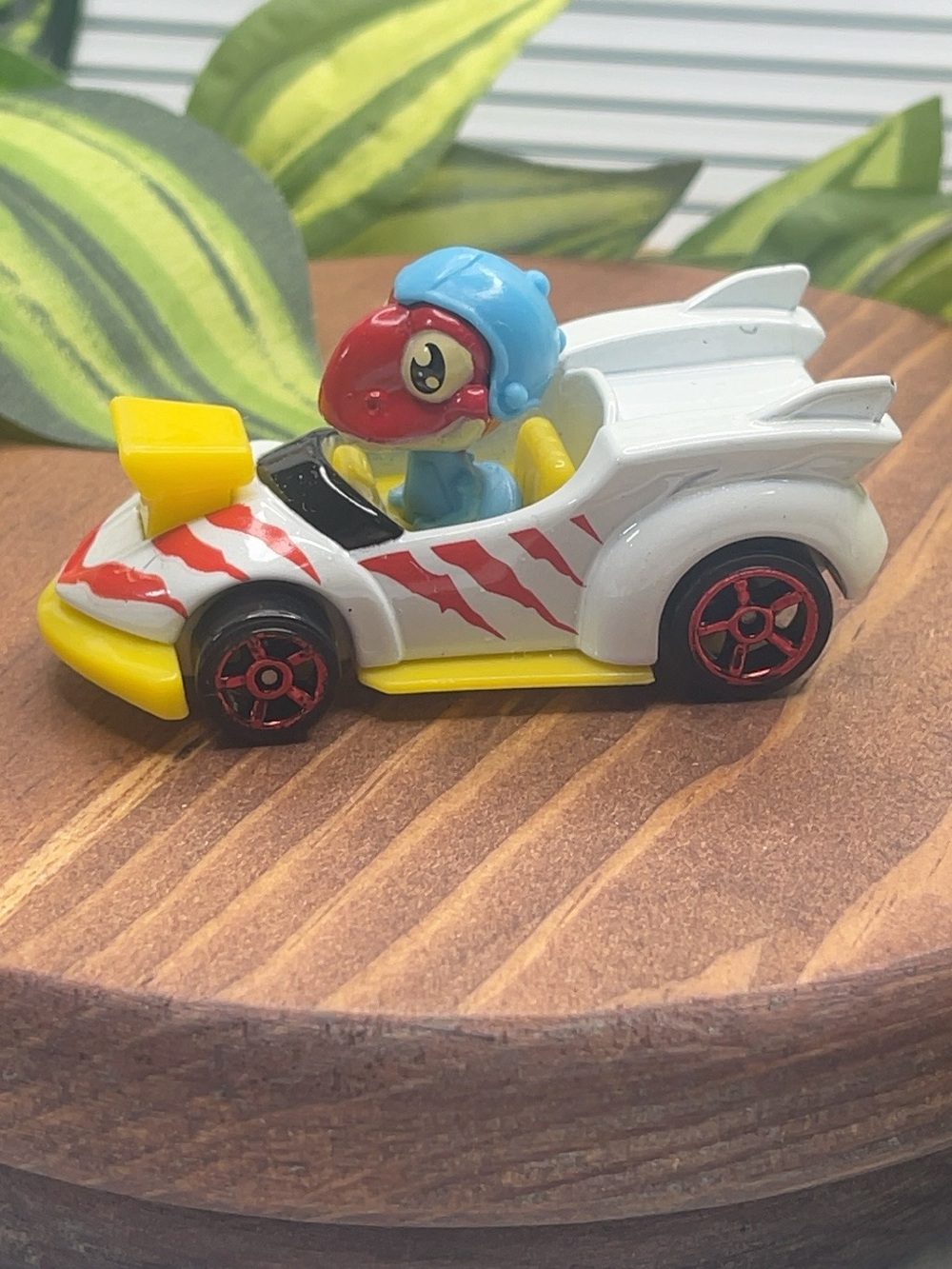 Jada Toys Dinosaur Character White Race Car Vehicle Figure Toy 31303

Fun Jada T